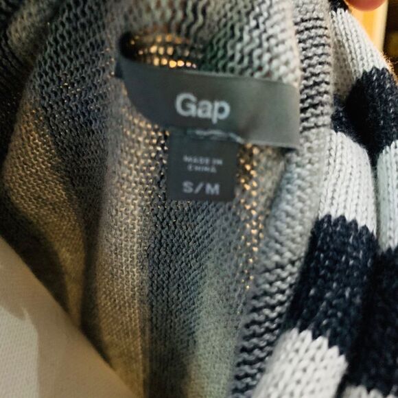 Gap sweater vest  - Picture 5 of 6